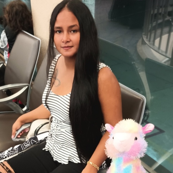 Meet your Posher, Valeska - Picture 1 of 1